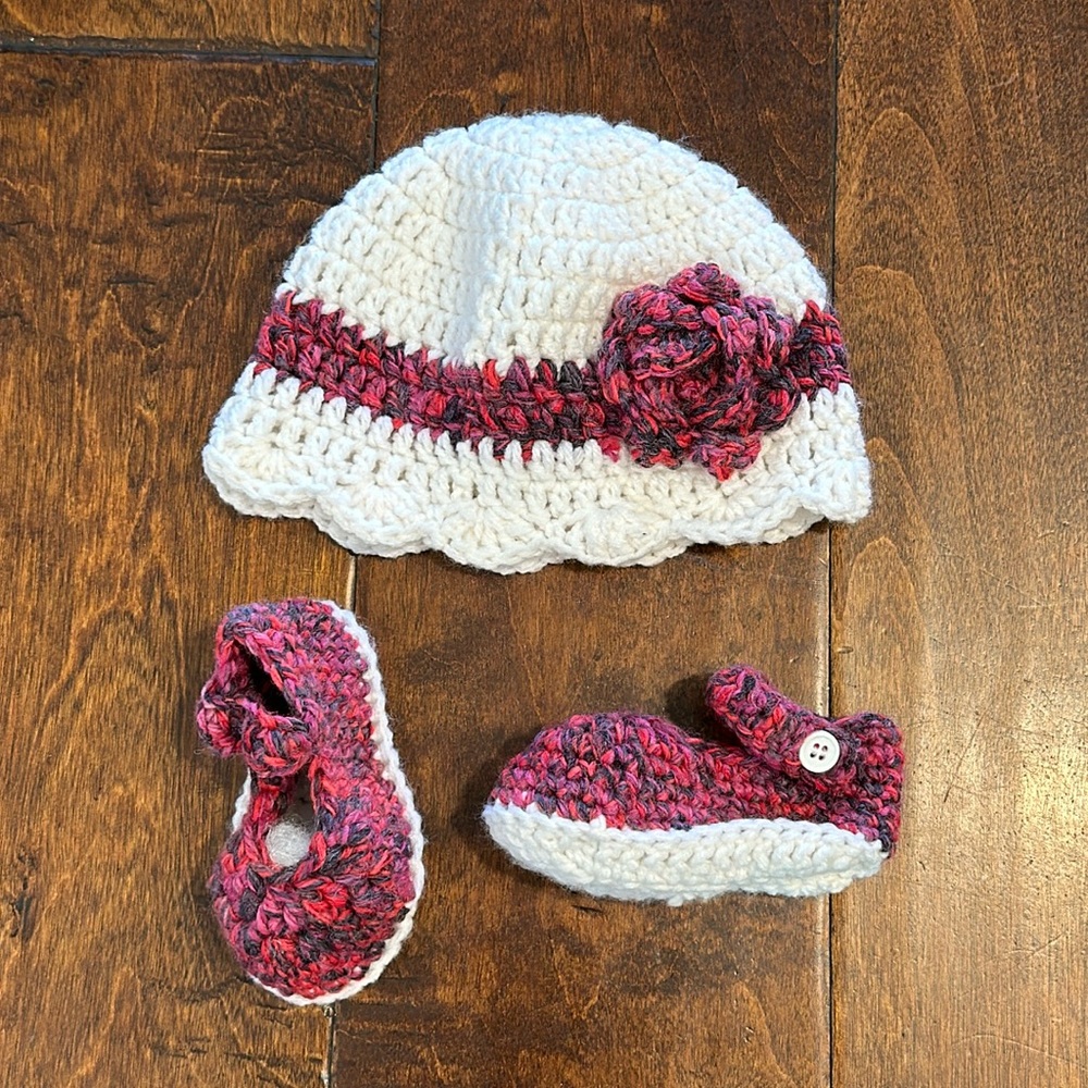 Baby Girls Crochet Beanie & Shoes